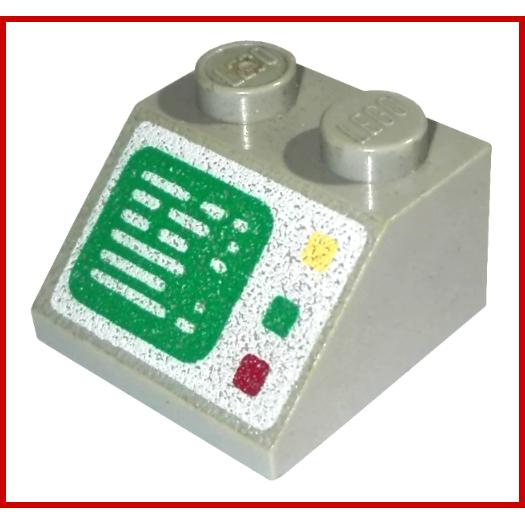 Slope 45 2 x 2 with Computer Screen and Right Side Buttons Pattern - Part - 3039p23 - Light Gray - used - Qty:1